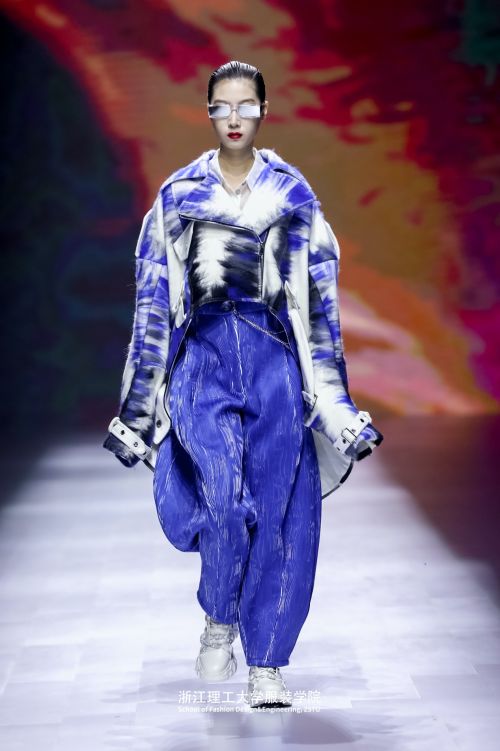 浙江理工大學服裝學院2021屆服裝與服飾設計專業畢業展演在杭州成功舉辦